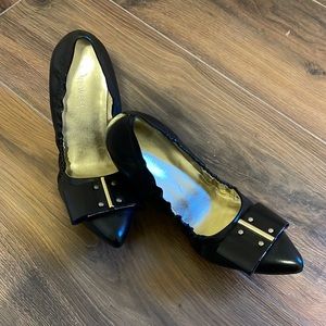 Nine West black leather Thena flats